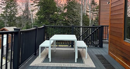 RETREAT TO A SECLUDED, SERENE MOUNTAIN LODGE