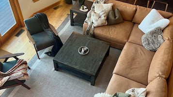 Smart-TV, Kamin, DVD-Player, Tischfußball