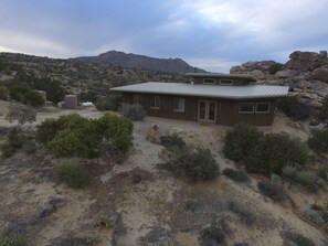 Exterior - Villa Manzanita, Sustainable Luxury Villa Vacations- Coachella Festival Packages (Mountain Center)