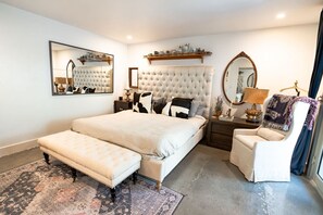 3 dormitoris, escriptori i planxa i posts de planxar 