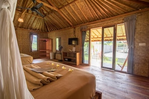 In-room safe, blackout curtains, soundproofing, free WiFi - Baha Baha Villas (Sumbawa Barat)