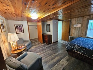 6 chambres, fer et planche à repasser, Wi-Fi, draps fournis