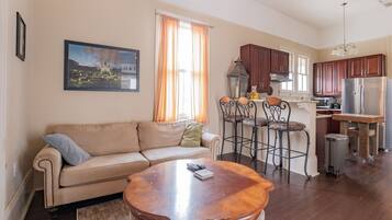 スマートテレビ、書庫、プリンター