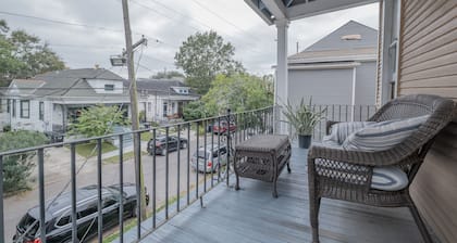 Block From Streetcar To Jazz Fest and French Quarter
