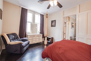 2 dormitorios, tabla de planchar con plancha, wifi gratis y ropa de cama