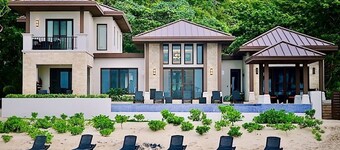 CAMP BAY BEACH LUXUS OCEANFRONT VACATION VILLA "LEBENDIGE WASSER ROATAN"