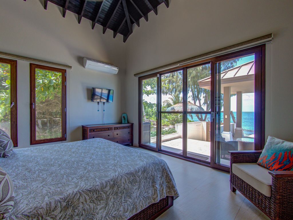 4 habitaciones, tabla de planchar con plancha, cuna de viaje y wifi 