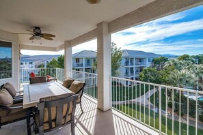 Outdoor dining - Sunset Peak 1810 with Water Park, Family Friendly (St. George)