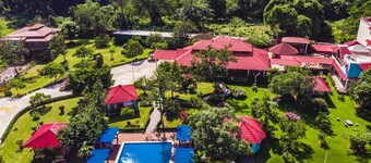 Hotel Rancho Guacamayos