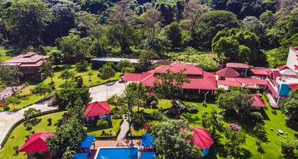 Hotel Rancho Guacamayos