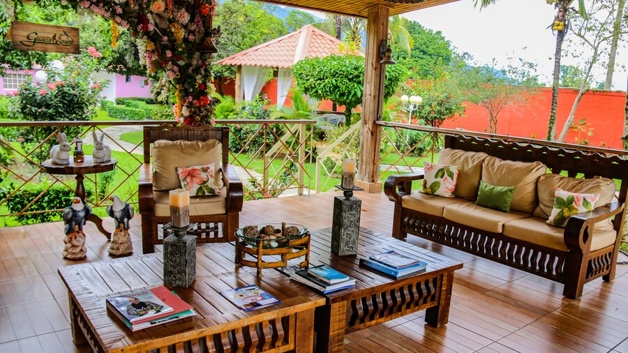 Hotel Rancho Guacamayos