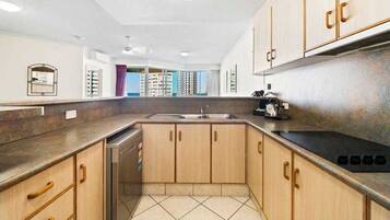 Apartment, 1 Bedroom, Private Bathroom, Ocean View | Private kitchen | Full-size fridge, microwave, oven, stovetop