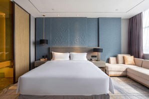 Minibar, desk, blackout curtains, free WiFi