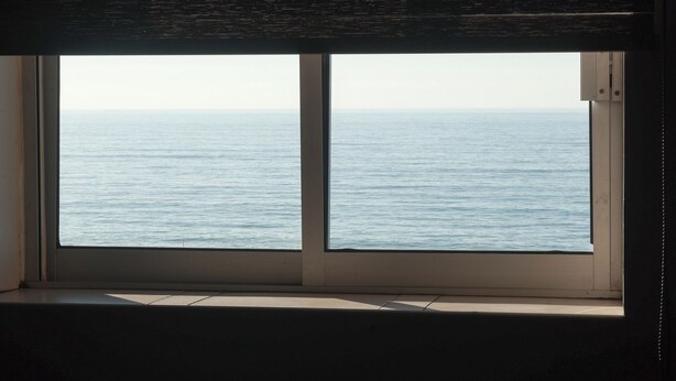 A window with a view of the sea. - Hotel Jatay (Tijuana)
