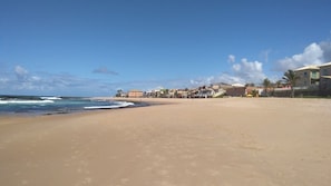 Pantai berhampiran