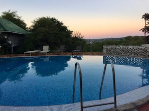 Outdoor pool, open 6:00 AM to 6:00 PM, pool umbrellas, pool loungers - Lei Thar Gone Guest House (Yenangyaung)