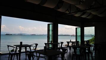 Breakfast, lunch, dinner served; local and international cuisine