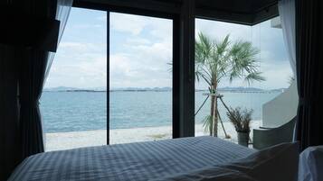 Deluxe Double Room with Seaside View | View from room