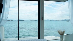 Deluxe Double Room with Seaside View   | วิวจากห้องพัก