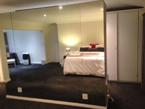 Executive Double Room, Private Bathroom, Garden View - Noraclox Riverclub (Sandton)