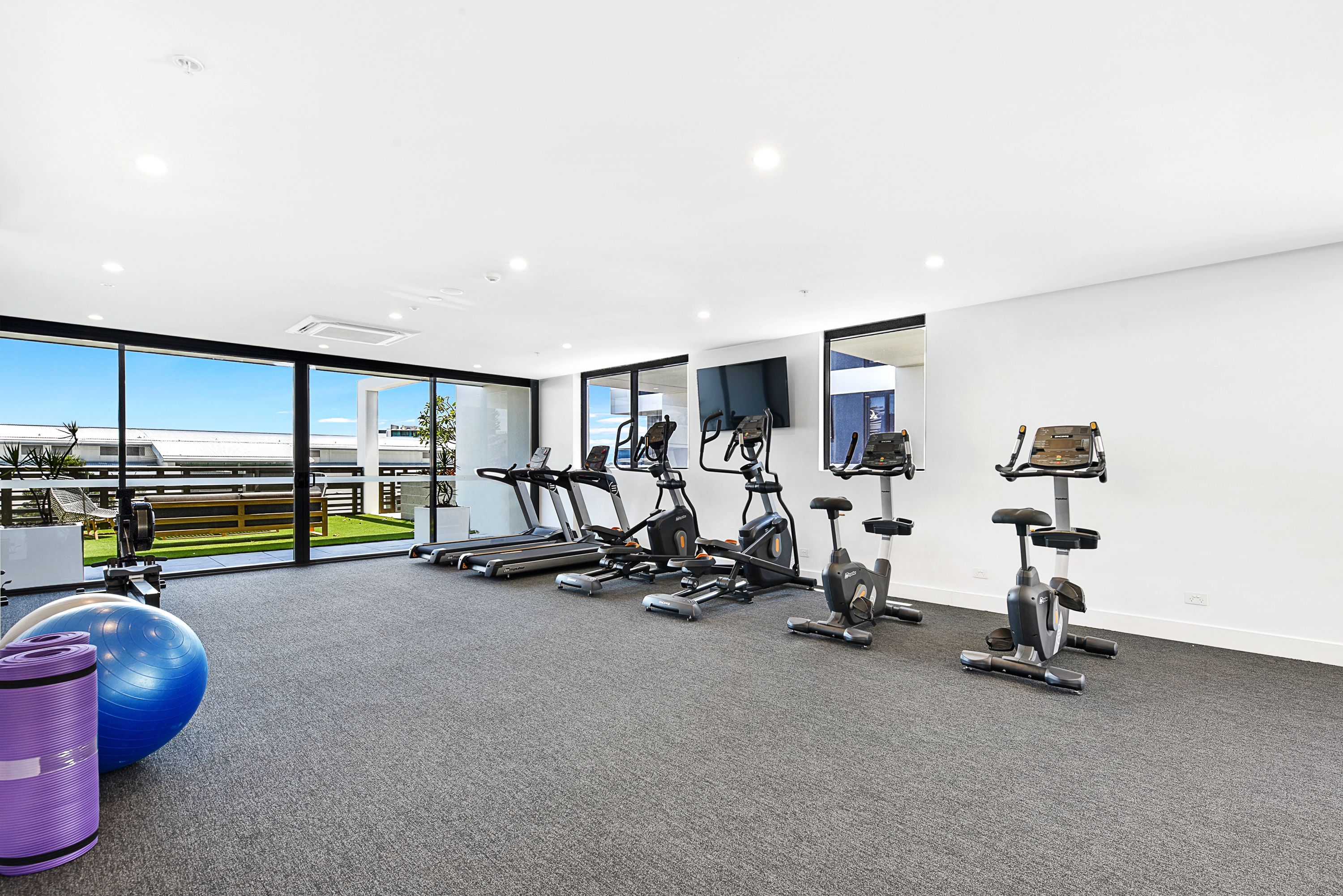 Qube Broadbeach — image 23