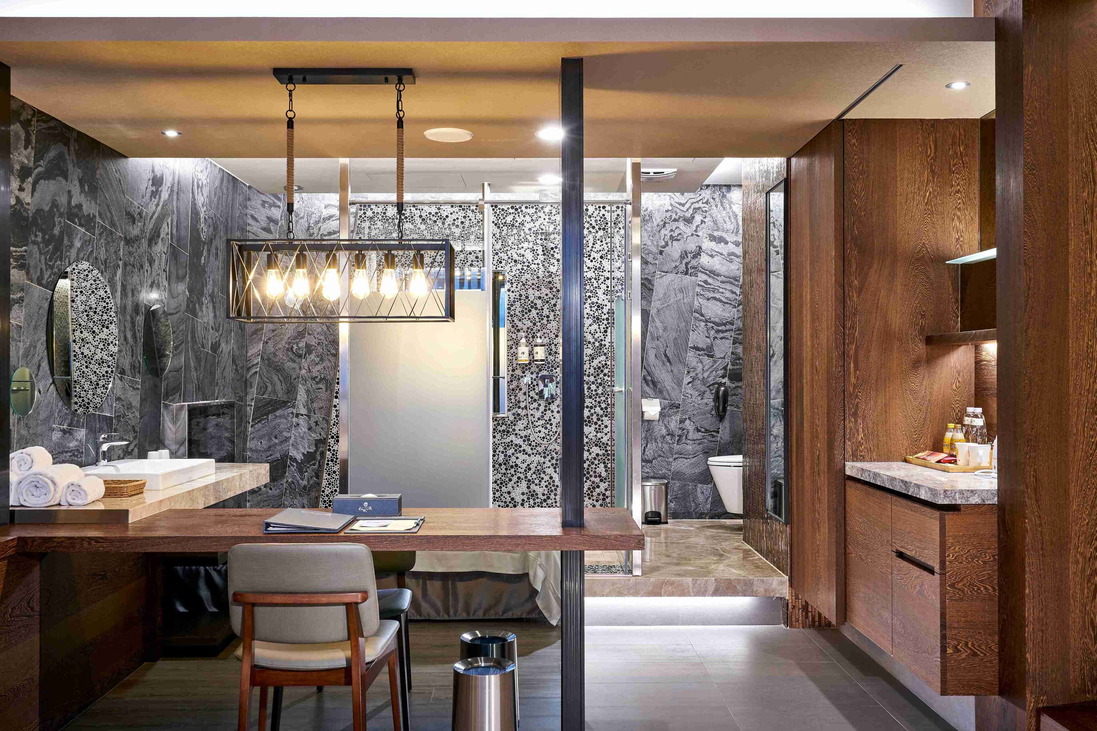 deluxe double room | bathroom | free toiletries, hair dryer, slippers, bidet