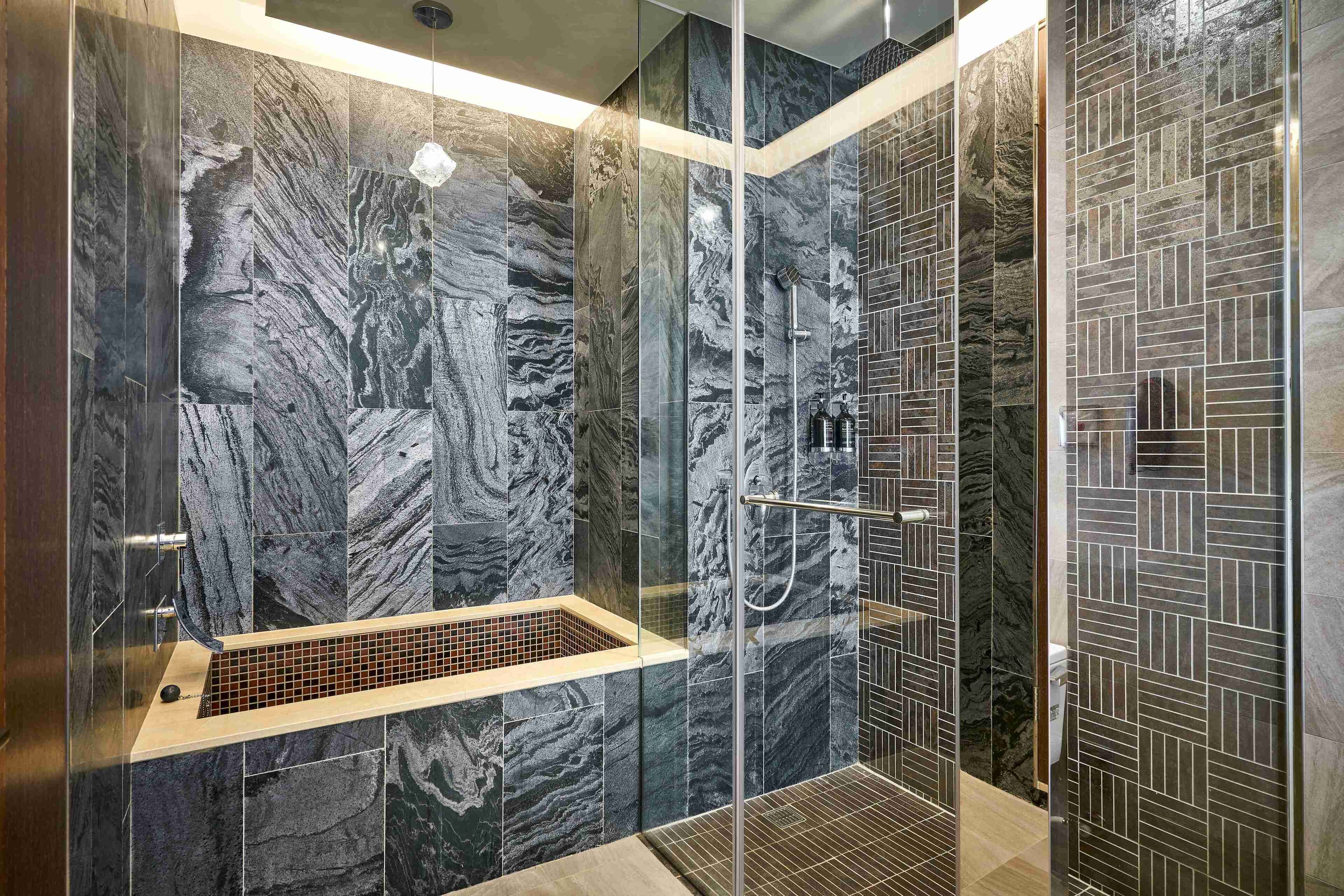 superior double room | bathroom | free toiletries, hair dryer, slippers, bidet