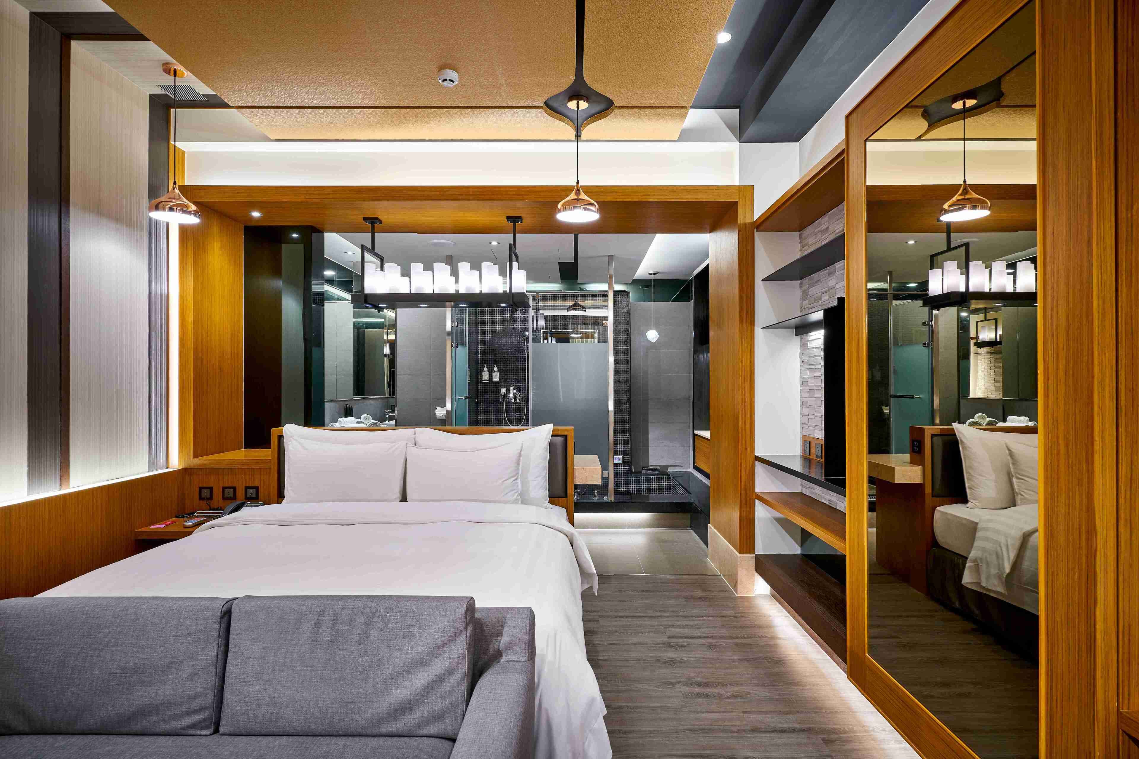 Deluxe Double Room | 1 bedroom, premium bedding, down comforters, pillowtop beds