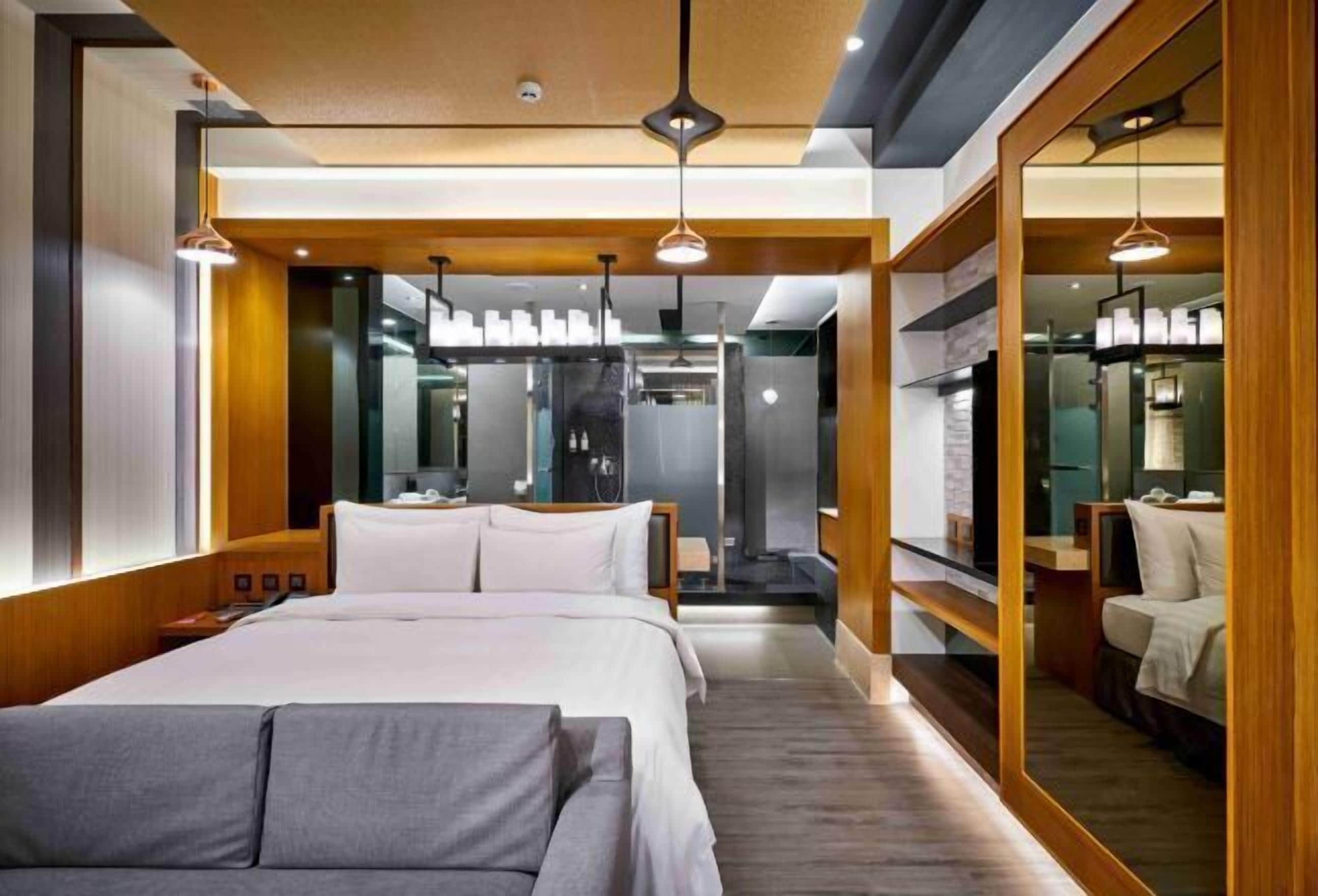 1 多间卧室、高档床上用品、羽绒被、加厚床垫