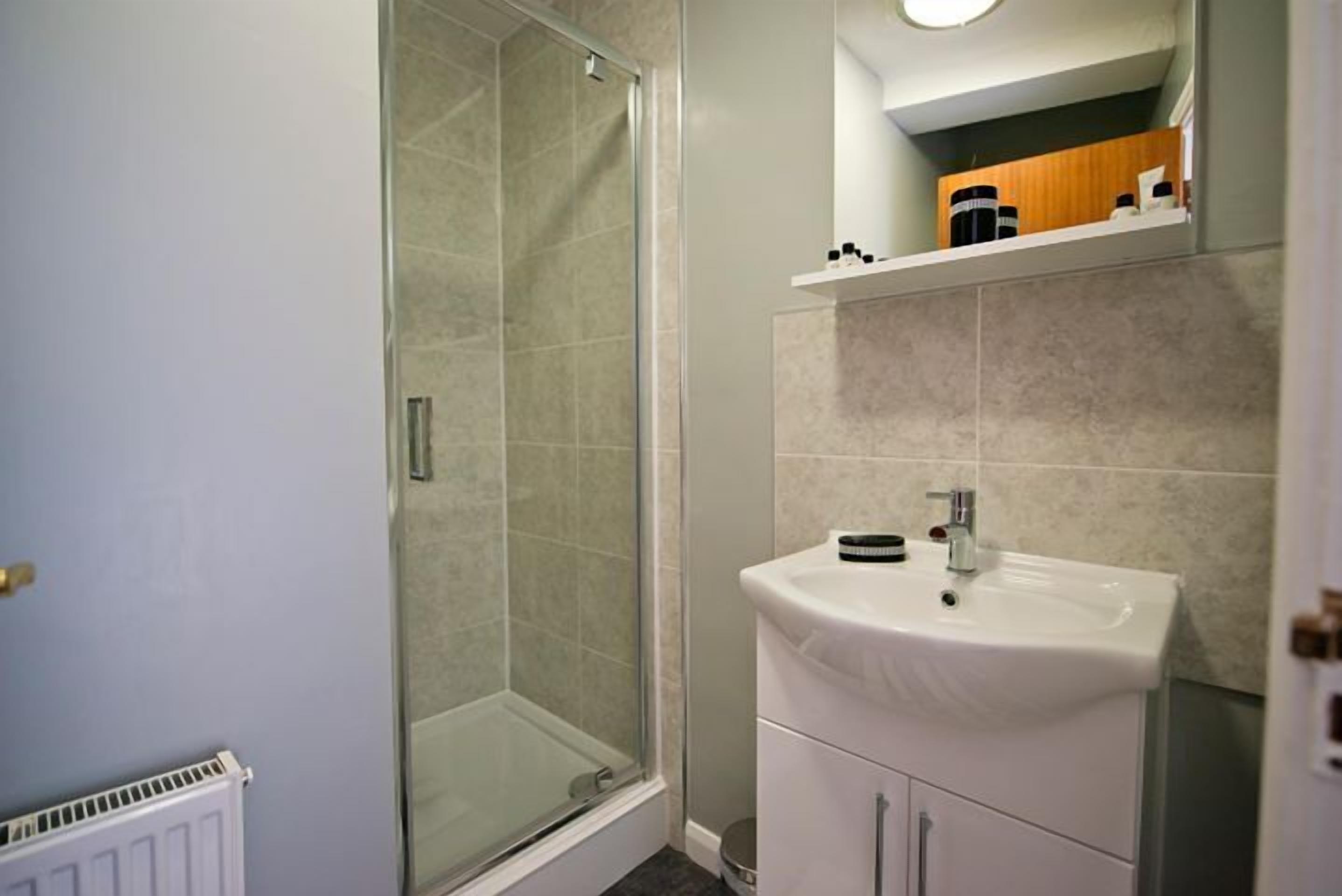 Double or Twin Room | Bathroom