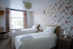 Double or Twin Room | WiFi, bed sheets