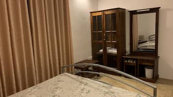 Chambre Double | Bureau, chambres insonorisées, fer et planche à repasser, Wi-Fi gratuit