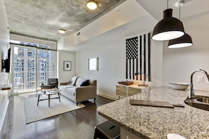 Apartment, 1 bedroom, 1 bathroom | Living room