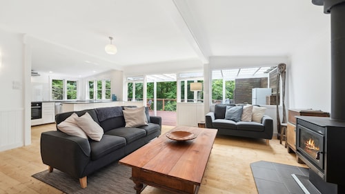 In the Blue | Romantic getaway for two with slow combustion fireplace