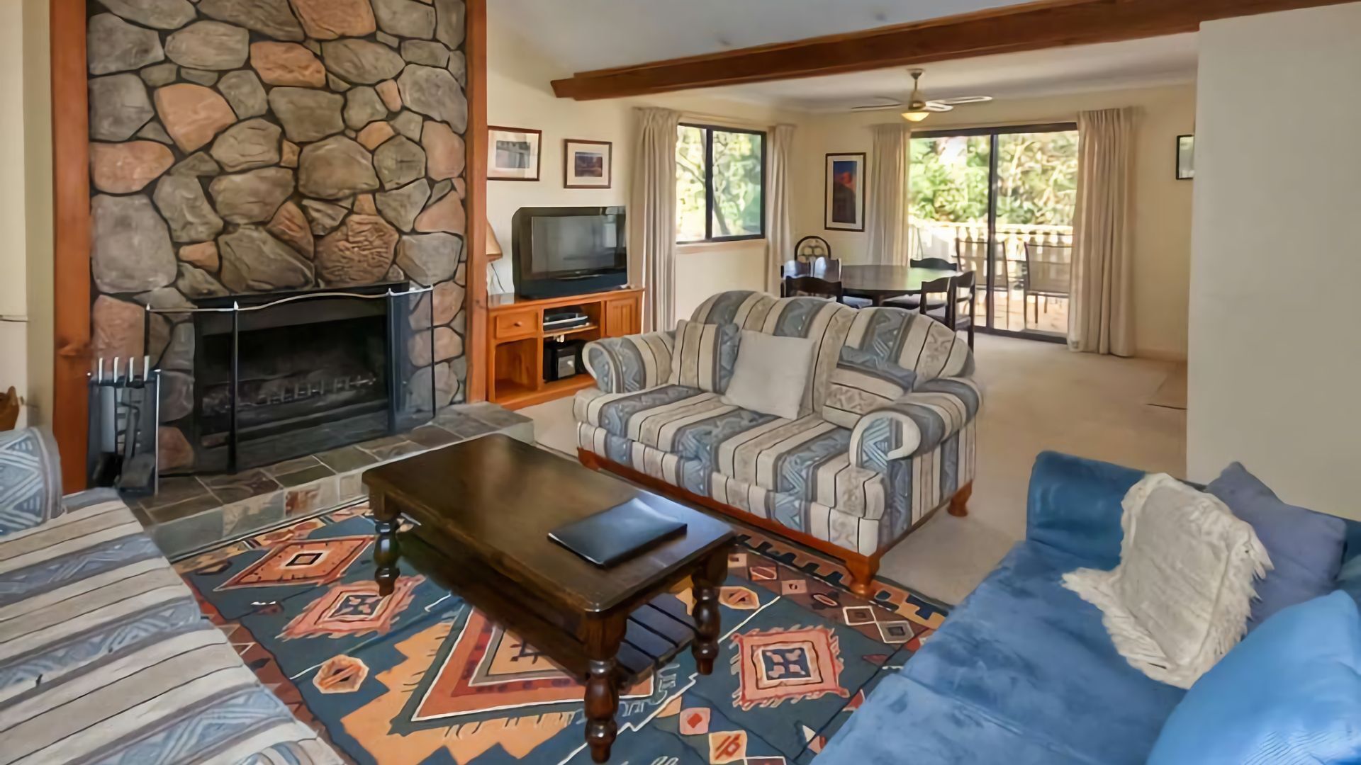 Camelot Cottage Charming home with open fireplace, BLACKHEATH, 02