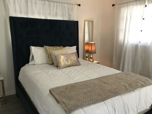 4 habitaciones, tabla de planchar con plancha, wifi y ropa de cama 