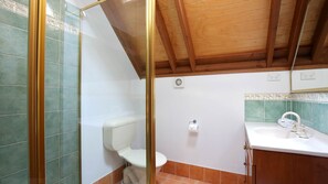 Ducha y bañera combinadas y secador de pelo