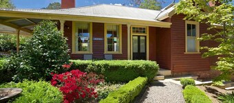 Heathmont | Luxurious group accommodation 5mins walk to Blackheath Village