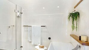 Badewanne, Haartrockner