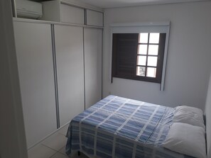 2 bedrooms, iron/ironing board, WiFi - Two stories house - Praia Martim de Sá / Caraguatatuba S / P (Martim de Sá)