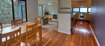 Delmonte | Modern home set on a large bush block located near Hydro Majestic
