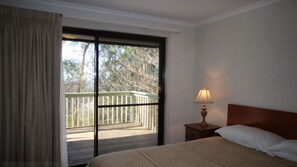 5 bedrooms, iron/ironing board, travel cot, free WiFi