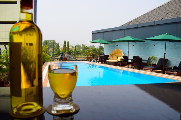Outdoor pool, pool umbrellas, sun loungers