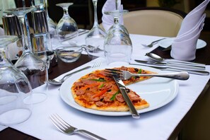 Breakfast, lunch and dinner served - Monty Suites & Golf (Uyo)