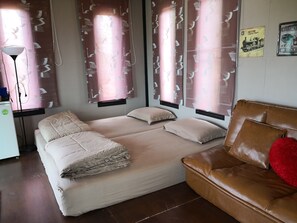 Standard Twin Room, 2 Twin Beds, Non Smoking | Free WiFi