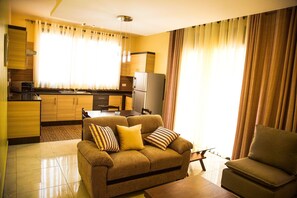 Een 42-inch flatscreentelevisie met kabelzenders en televisie