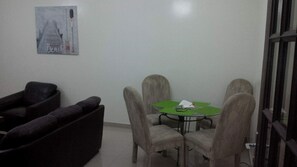 Studio | In-room dining