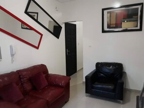 Flat-screen TV - Stay.plus Kaba Appartments CPI (Dakar)