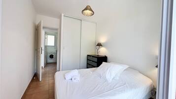 1 chambre, chambres insonorisées, fer et planche à repasser, Wi-Fi