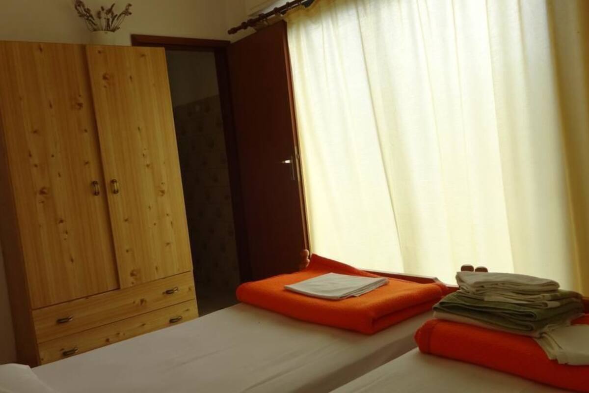 Phòng, quang cảnh núi | Trang thiết bị văn phòng tại phòng